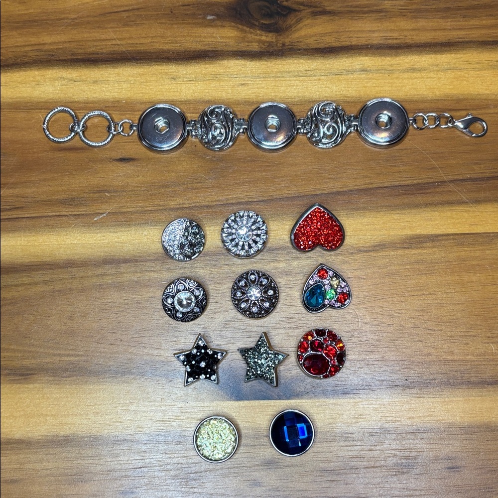 ♥️Silver Bracelet with Assorted Snap Charms♥️